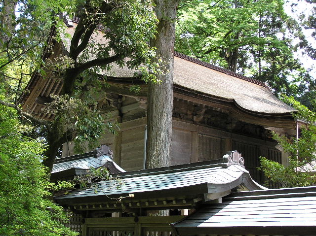 雄山神社前立社壇本殿