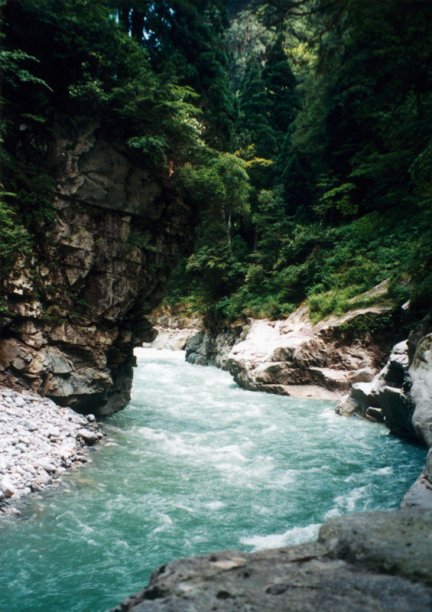 黒部峡谷附猿飛並びに奥鐘山